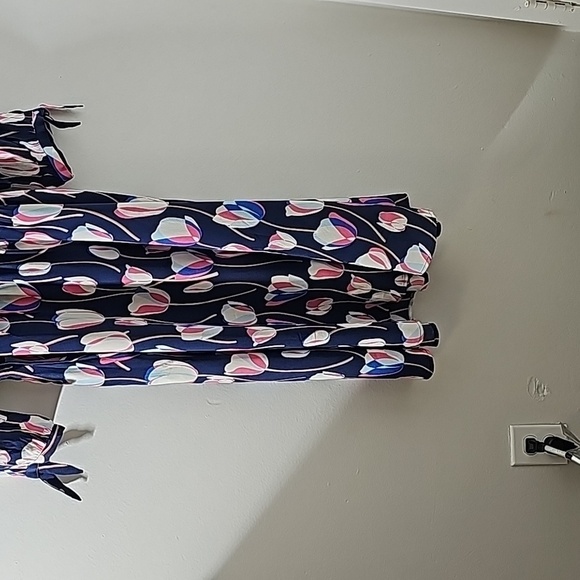 Talbotts tulip dress. large petite. Tie at waist. 2 big pockets. Blue/pink. Nice - Picture 9 of 11